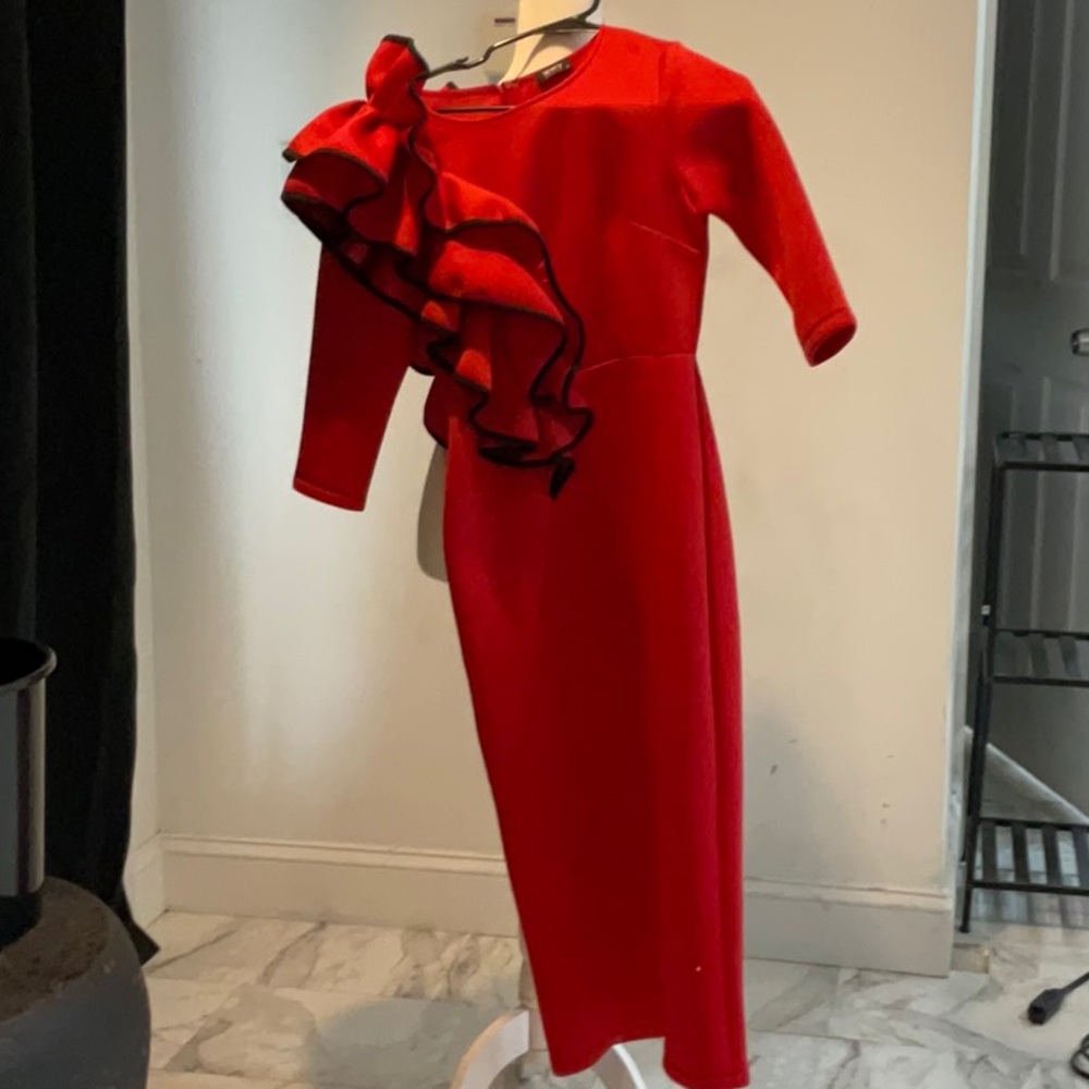 Elegant Red Ruffled Dress